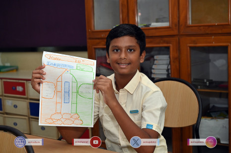 303---Std-1-to-6-Enjoying-Art-Workshop-on-78th-Independence-Day-