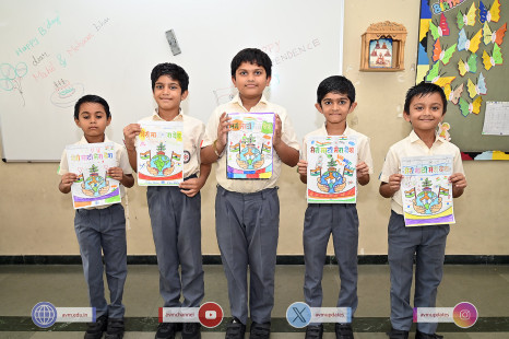 197---Std-1-to-6-Enjoying-Art-Workshop-on-78th-Independence-Day-
