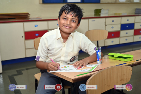 157---Std-1-to-6-Enjoying-Art-Workshop-on-78th-Independence-Day-