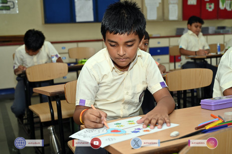 145---Std-1-to-6-Enjoying-Art-Workshop-on-78th-Independence-Day-
