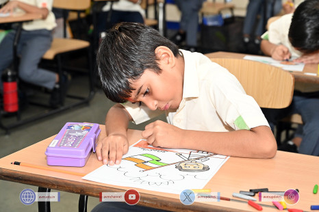 117---Std-1-to-6-Enjoying-Art-Workshop-on-78th-Independence-Day-