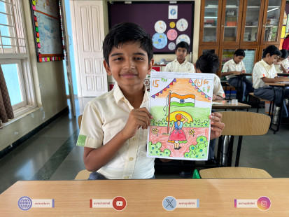 102---Std-1-to-6-Enjoying-Art-Workshop-on-78th-Independence-Day-