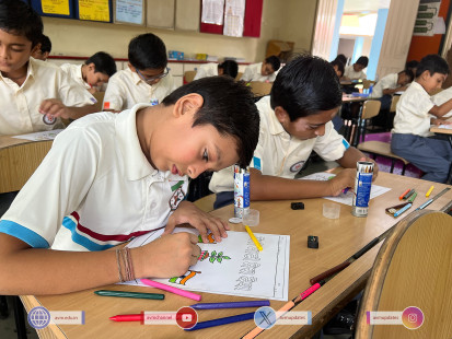 54---Std-1-to-6-Enjoying-Art-Workshop-on-78th-Independence-Day-