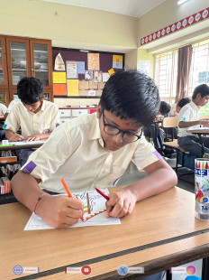 9---Std-1-to-6-Enjoying-Art-Workshop-on-78th-Independence-Day-
