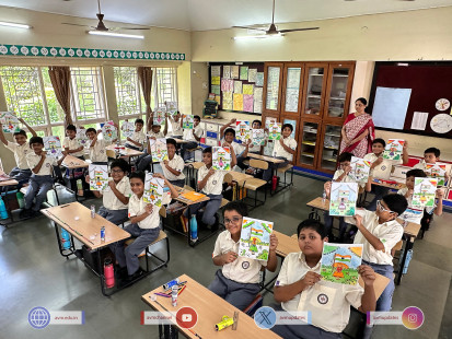 297---Std-1-to-6-Enjoying-Art-Workshop-on-78th-Independence-Day-