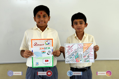 277---Std-1-to-6-Enjoying-Art-Workshop-on-78th-Independence-Day-