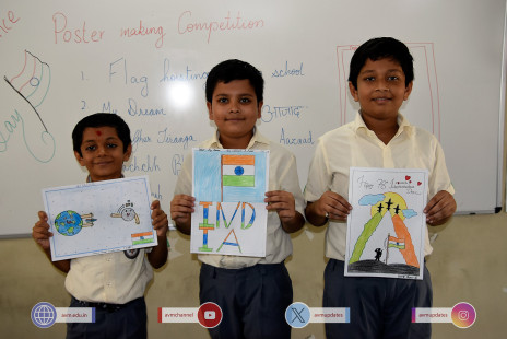 266---Std-1-to-6-Enjoying-Art-Workshop-on-78th-Independence-Day-