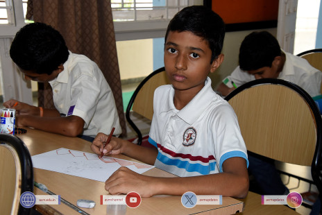 245---Std-1-to-6-Enjoying-Art-Workshop-on-78th-Independence-Day-
