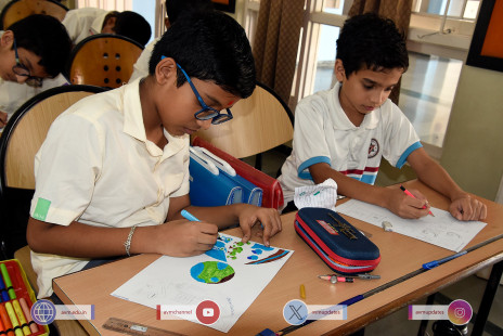 236---Std-1-to-6-Enjoying-Art-Workshop-on-78th-Independence-Day-