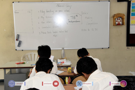 235---Std-1-to-6-Enjoying-Art-Workshop-on-78th-Independence-Day-