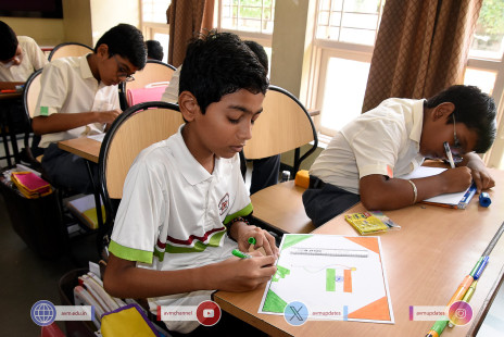 231---Std-1-to-6-Enjoying-Art-Workshop-on-78th-Independence-Day-