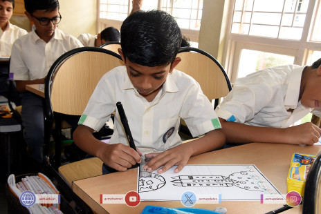 219---Std-1-to-6-Enjoying-Art-Workshop-on-78th-Independence-Day-