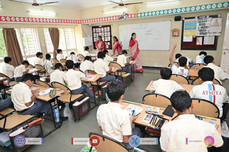 200---Std-1-to-6-Enjoying-Art-Workshop-on-78th-Independence-Day-