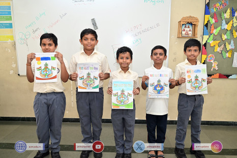 198---Std-1-to-6-Enjoying-Art-Workshop-on-78th-Independence-Day-