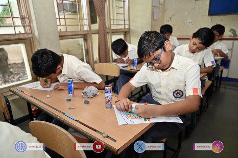 171---Std-1-to-6-Enjoying-Art-Workshop-on-78th-Independence-Day-