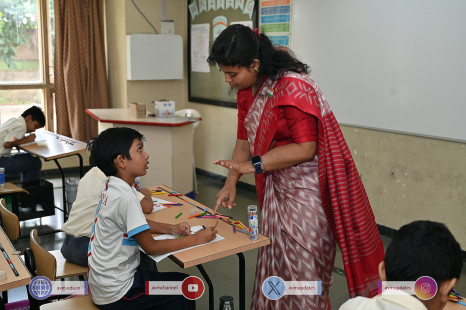 158---Std-1-to-6-Enjoying-Art-Workshop-on-78th-Independence-Day-