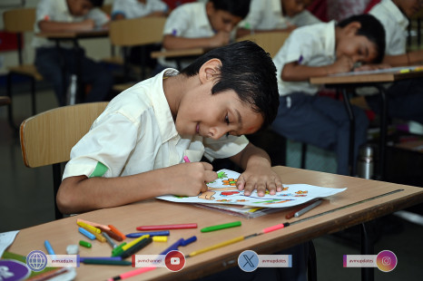 128---Std-1-to-6-Enjoying-Art-Workshop-on-78th-Independence-Day-