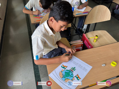 82---Std-1-to-6-Enjoying-Art-Workshop-on-78th-Independence-Day-