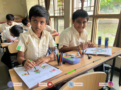 47---Std-1-to-6-Enjoying-Art-Workshop-on-78th-Independence-Day-
