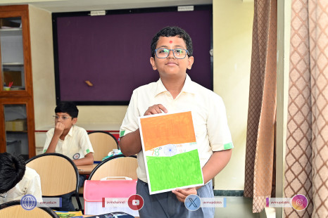 304---Std-1-to-6-Enjoying-Art-Workshop-on-78th-Independence-Day-