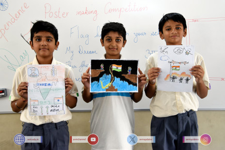 271---Std-1-to-6-Enjoying-Art-Workshop-on-78th-Independence-Day-
