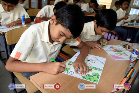 246---Std-1-to-6-Enjoying-Art-Workshop-on-78th-Independence-Day-