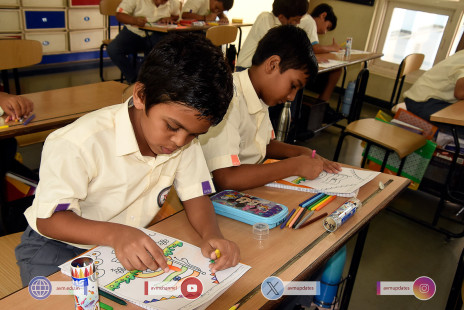 213---Std-1-to-6-Enjoying-Art-Workshop-on-78th-Independence-Day-