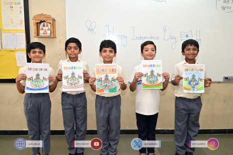 192---Std-1-to-6-Enjoying-Art-Workshop-on-78th-Independence-Day-