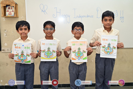 190---Std-1-to-6-Enjoying-Art-Workshop-on-78th-Independence-Day-