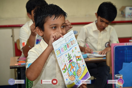 179---Std-1-to-6-Enjoying-Art-Workshop-on-78th-Independence-Day-