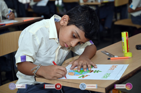 164---Std-1-to-6-Enjoying-Art-Workshop-on-78th-Independence-Day-