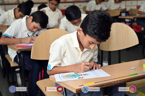 165---Std-1-to-6-Enjoying-Art-Workshop-on-78th-Independence-Day-