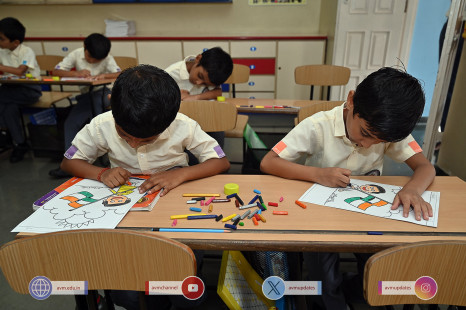 124---Std-1-to-6-Enjoying-Art-Workshop-on-78th-Independence-Day-