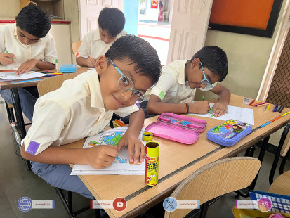 62---Std-1-to-6-Enjoying-Art-Workshop-on-78th-Independence-Day-