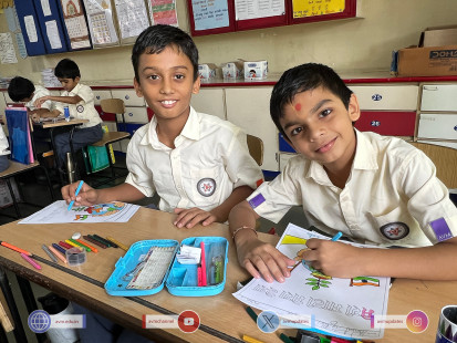 49---Std-1-to-6-Enjoying-Art-Workshop-on-78th-Independence-Day-