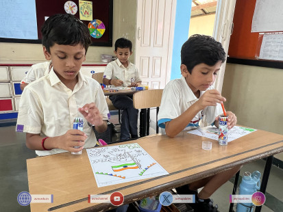 30---Std-1-to-6-Enjoying-Art-Workshop-on-78th-Independence-Day-