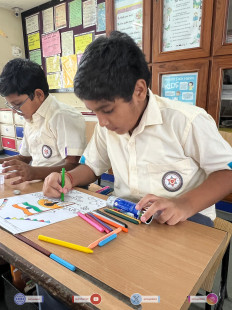 29---Std-1-to-6-Enjoying-Art-Workshop-on-78th-Independence-Day-