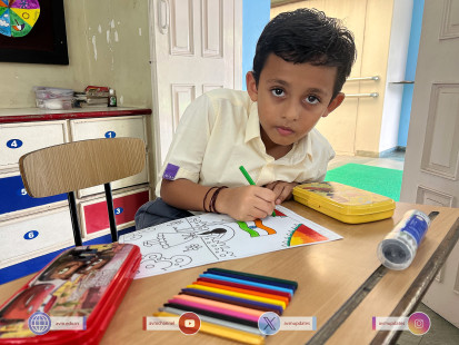 27---Std-1-to-6-Enjoying-Art-Workshop-on-78th-Independence-Day-
