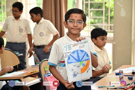 315---Std-1-to-6-Enjoying-Art-Workshop-on-78th-Independence-Day-