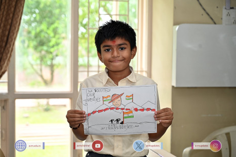 313---Std-1-to-6-Enjoying-Art-Workshop-on-78th-Independence-Day-