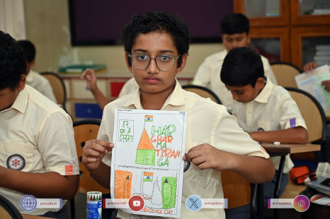 306---Std-1-to-6-Enjoying-Art-Workshop-on-78th-Independence-Day-