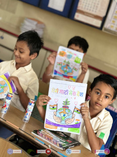 294---Std-1-to-6-Enjoying-Art-Workshop-on-78th-Independence-Day-