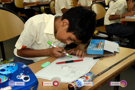 228---Std-1-to-6-Enjoying-Art-Workshop-on-78th-Independence-Day-