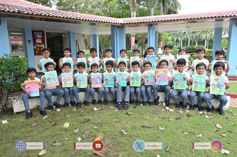 187---Std-1-to-6-Enjoying-Art-Workshop-on-78th-Independence-Day-