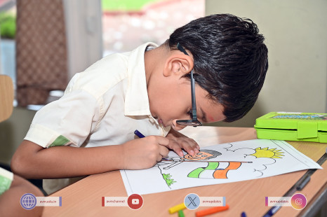 119---Std-1-to-6-Enjoying-Art-Workshop-on-78th-Independence-Day-