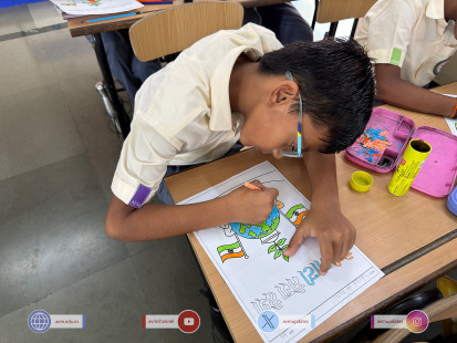 87---Std-1-to-6-Enjoying-Art-Workshop-on-78th-Independence-Day-