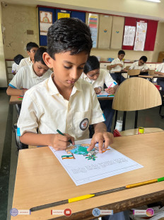 53---Std-1-to-6-Enjoying-Art-Workshop-on-78th-Independence-Day-