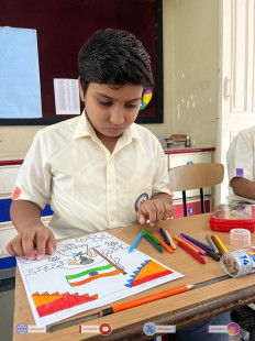 28---Std-1-to-6-Enjoying-Art-Workshop-on-78th-Independence-Day-