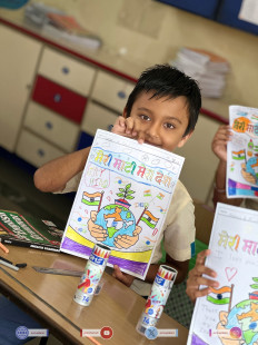 293---Std-1-to-6-Enjoying-Art-Workshop-on-78th-Independence-Day-