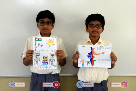 281---Std-1-to-6-Enjoying-Art-Workshop-on-78th-Independence-Day-
